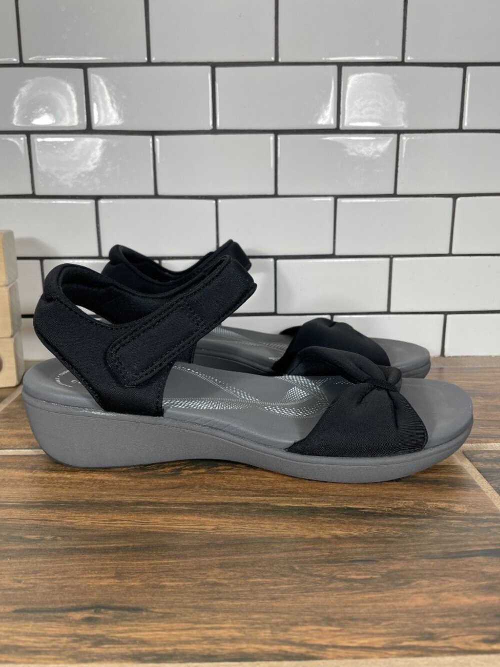Clarks Breeze Rae Sara Shoes Womens Size 9 Black Cloudsteppers Strappy Sandal - Picture 3 of 12